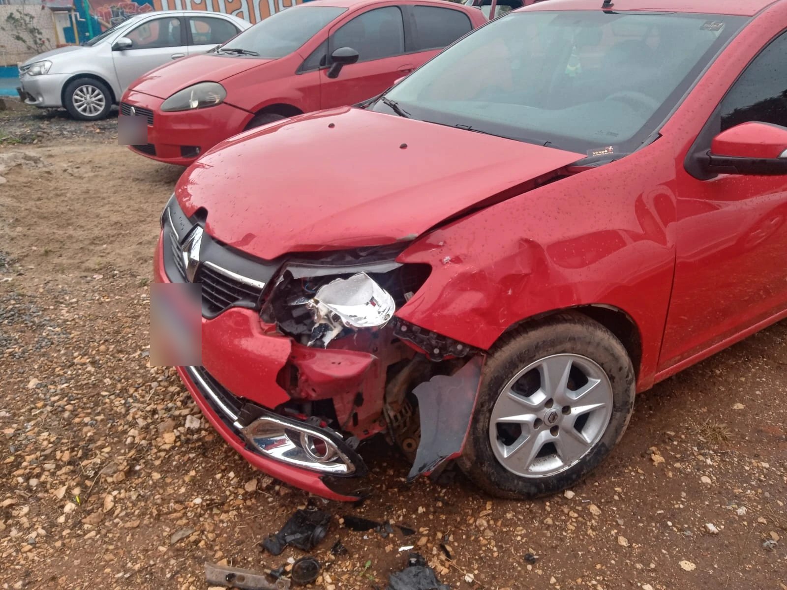 Renault Logan — como chegou (colisão dianteira)